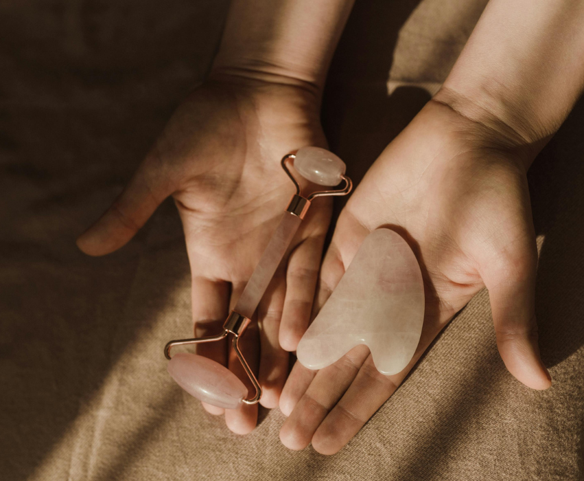 Face Roller a Gua Sha jsou krásné dárky, které koupíš i u mě v salonu.